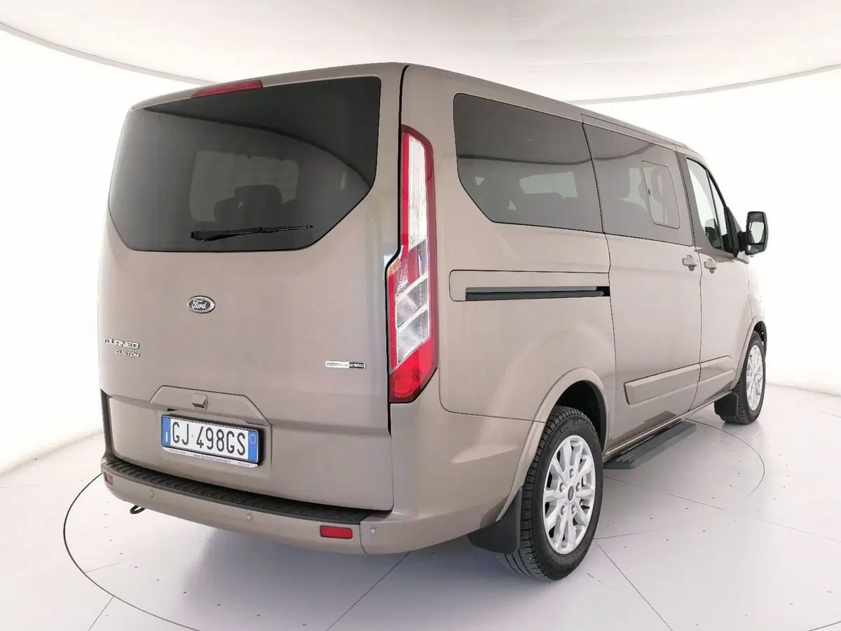 Ford Tourneo Custom usata a Roma (2)