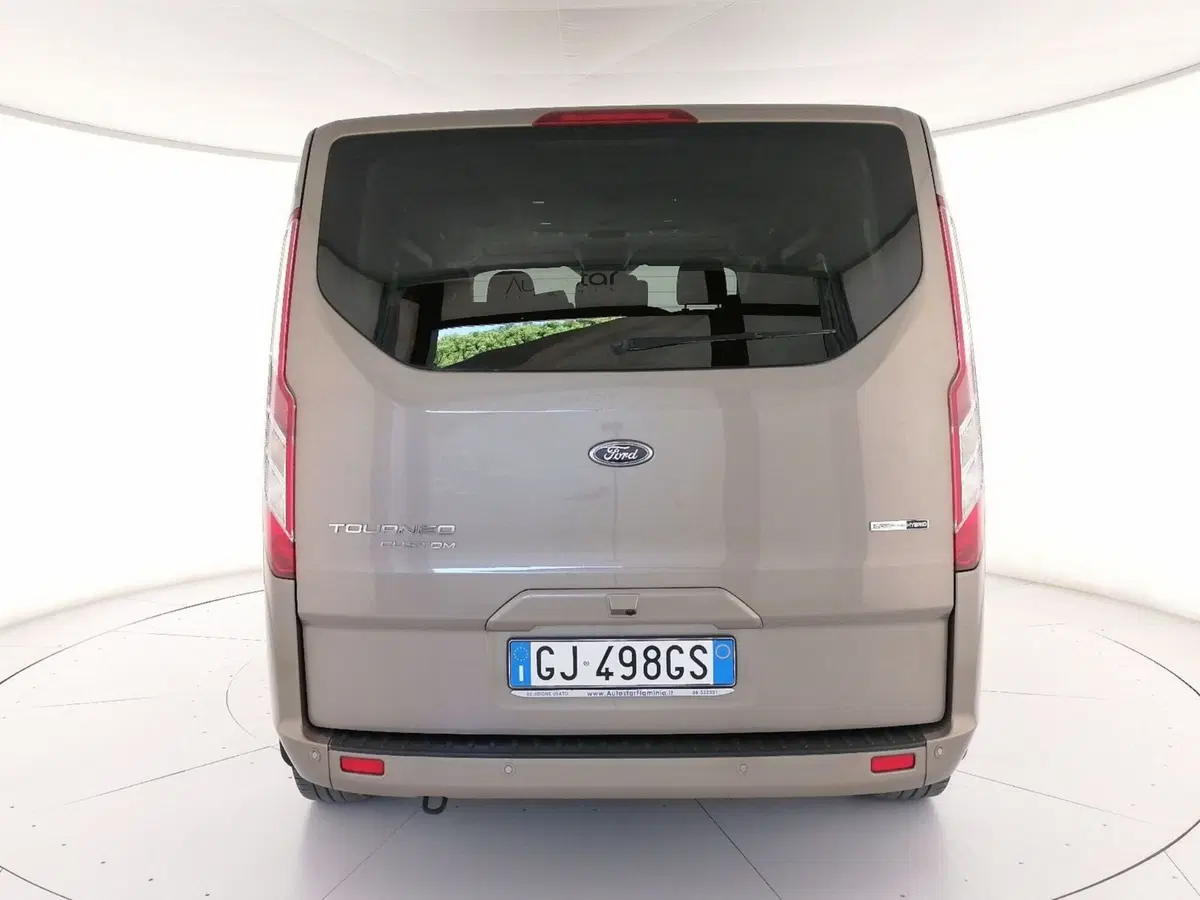 Ford Tourneo Custom usata a Roma (4)