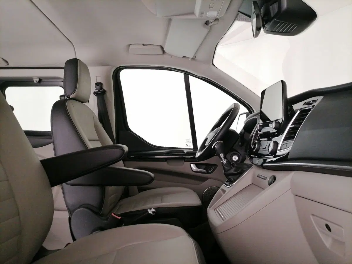 Ford Tourneo Custom usata a Roma (6)