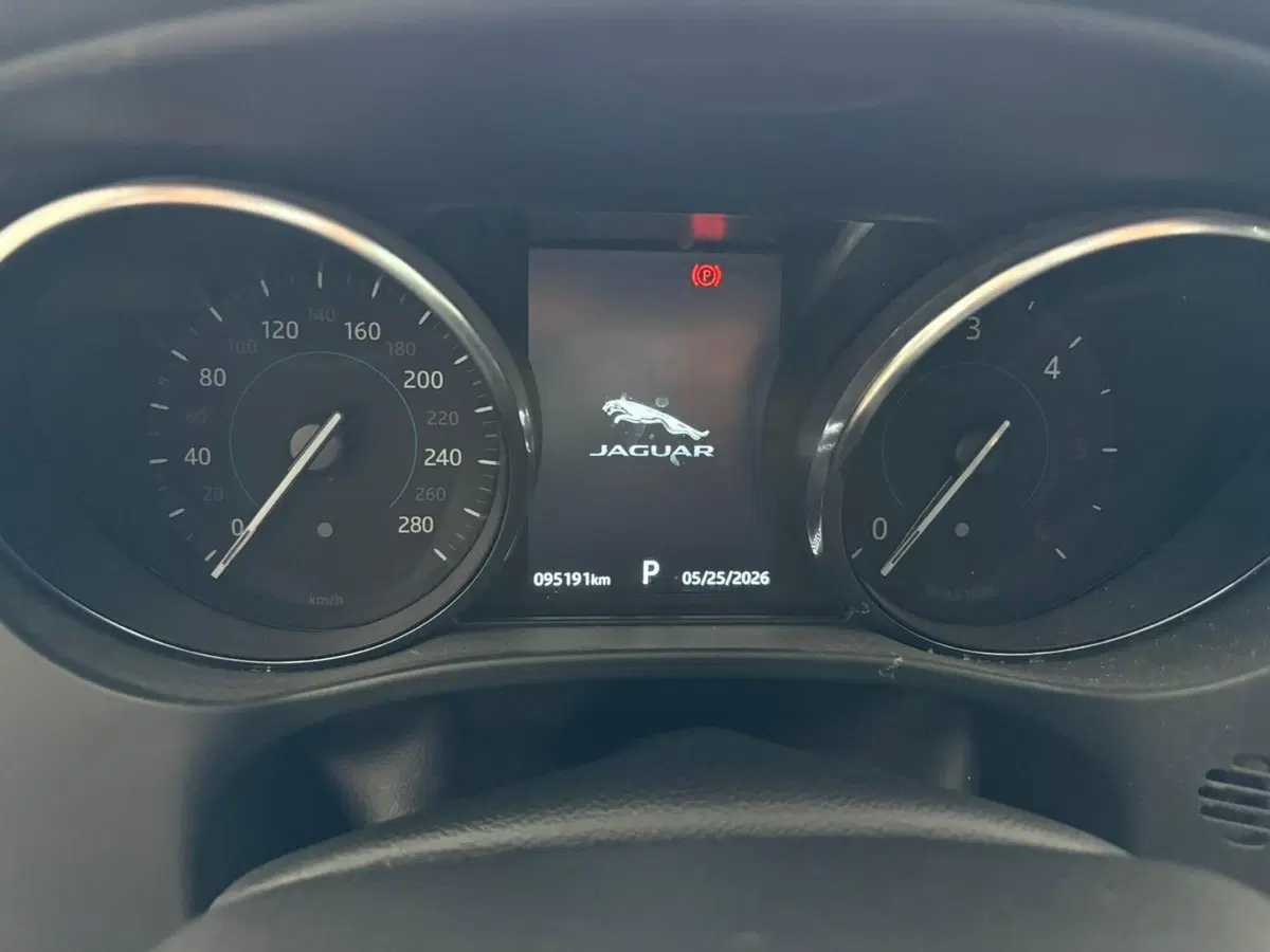 Jaguar F-Pace usata a Torino (13)
