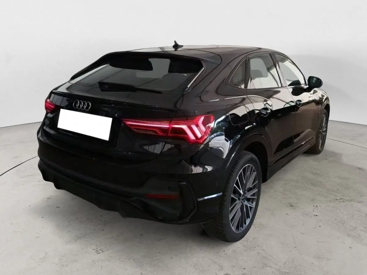 Audi Q3 Sportback usata a Salerno (3)