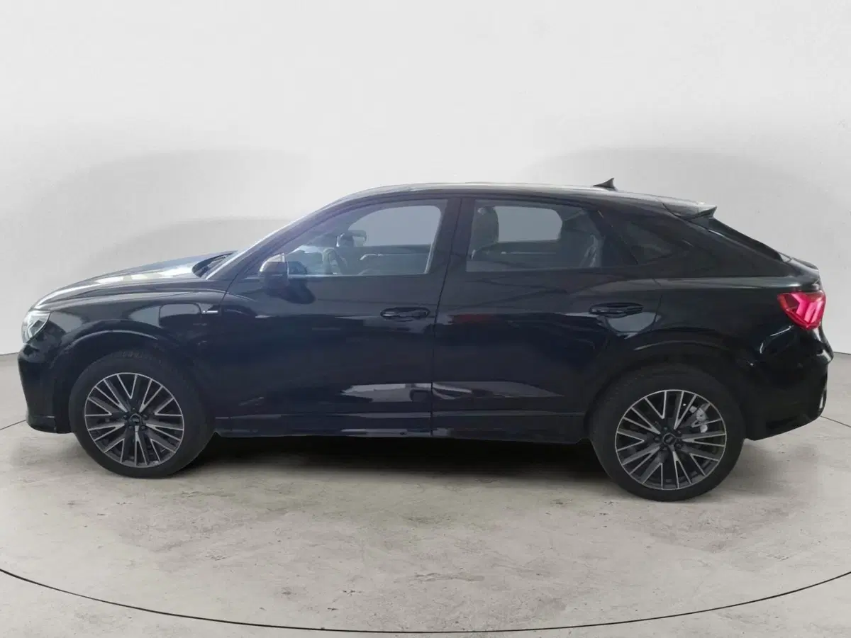 Audi Q3 Sportback usata a Salerno (4)