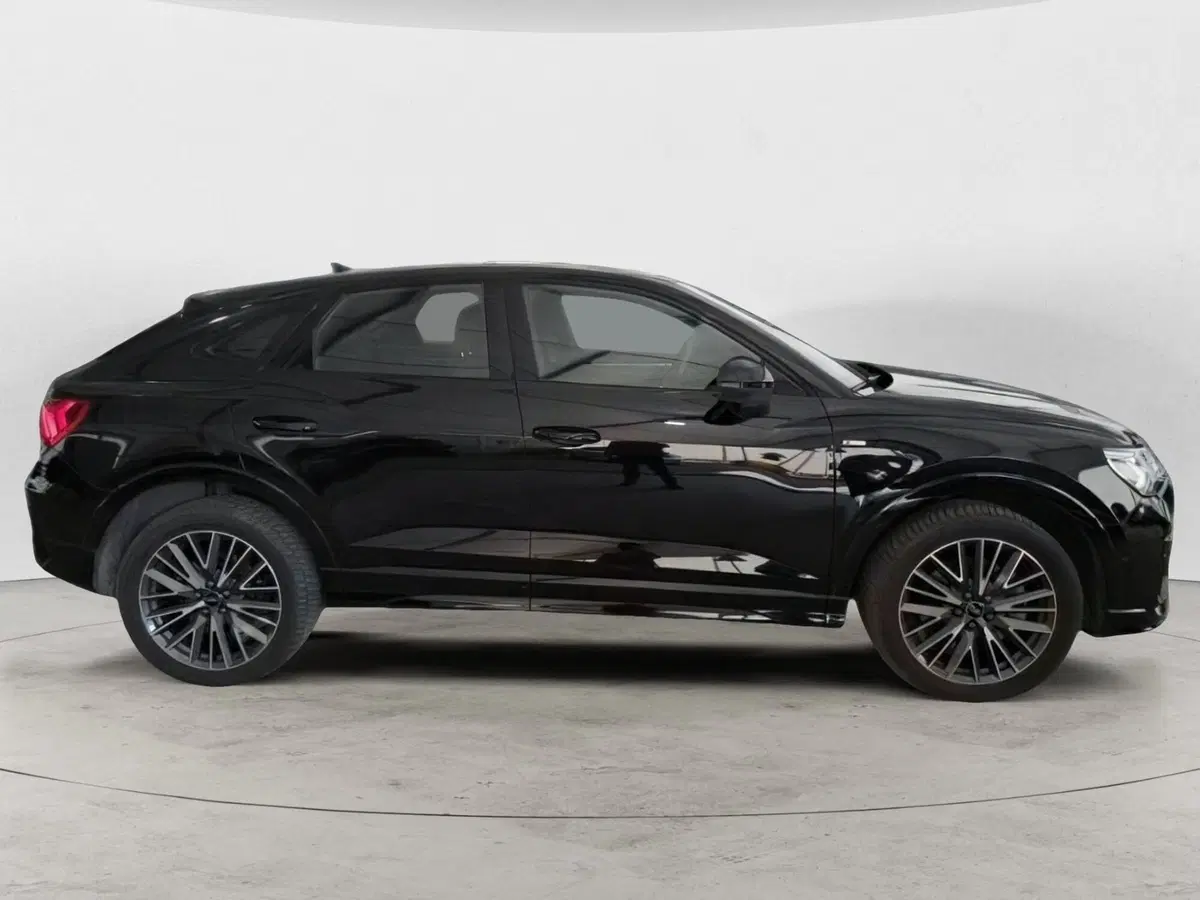 Audi Q3 Sportback usata a Salerno (5)