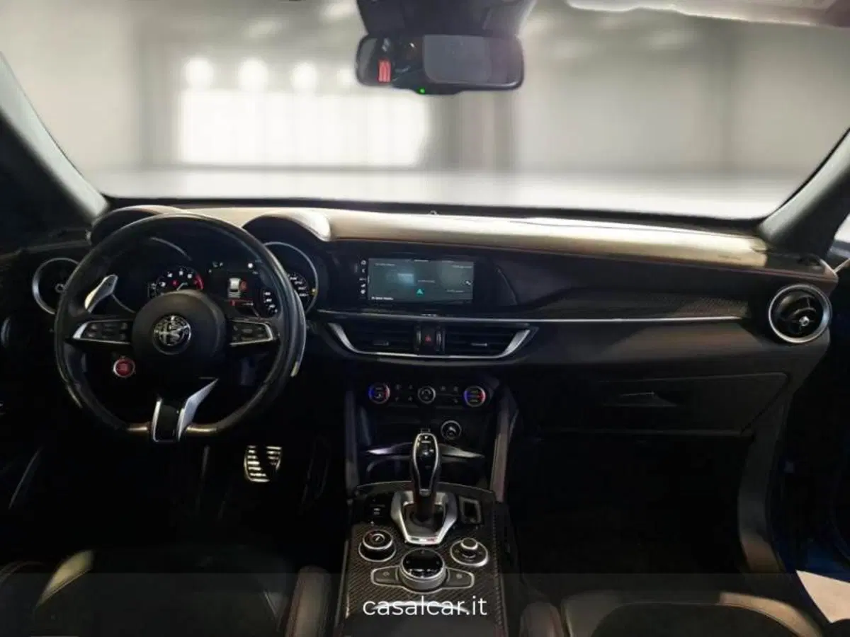 Alfa Romeo Stelvio usata a Salerno (8)