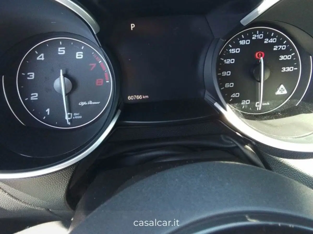 Alfa Romeo Stelvio usata a Salerno (9)