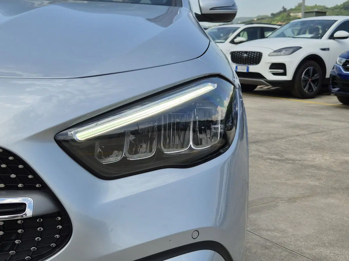 Mercedes-Benz GLA SUV usata  (18)