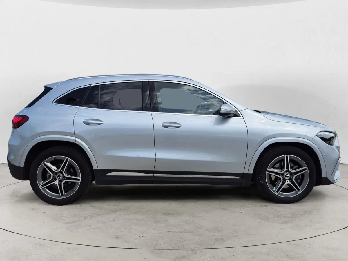 Mercedes-Benz GLA SUV usata  (5)