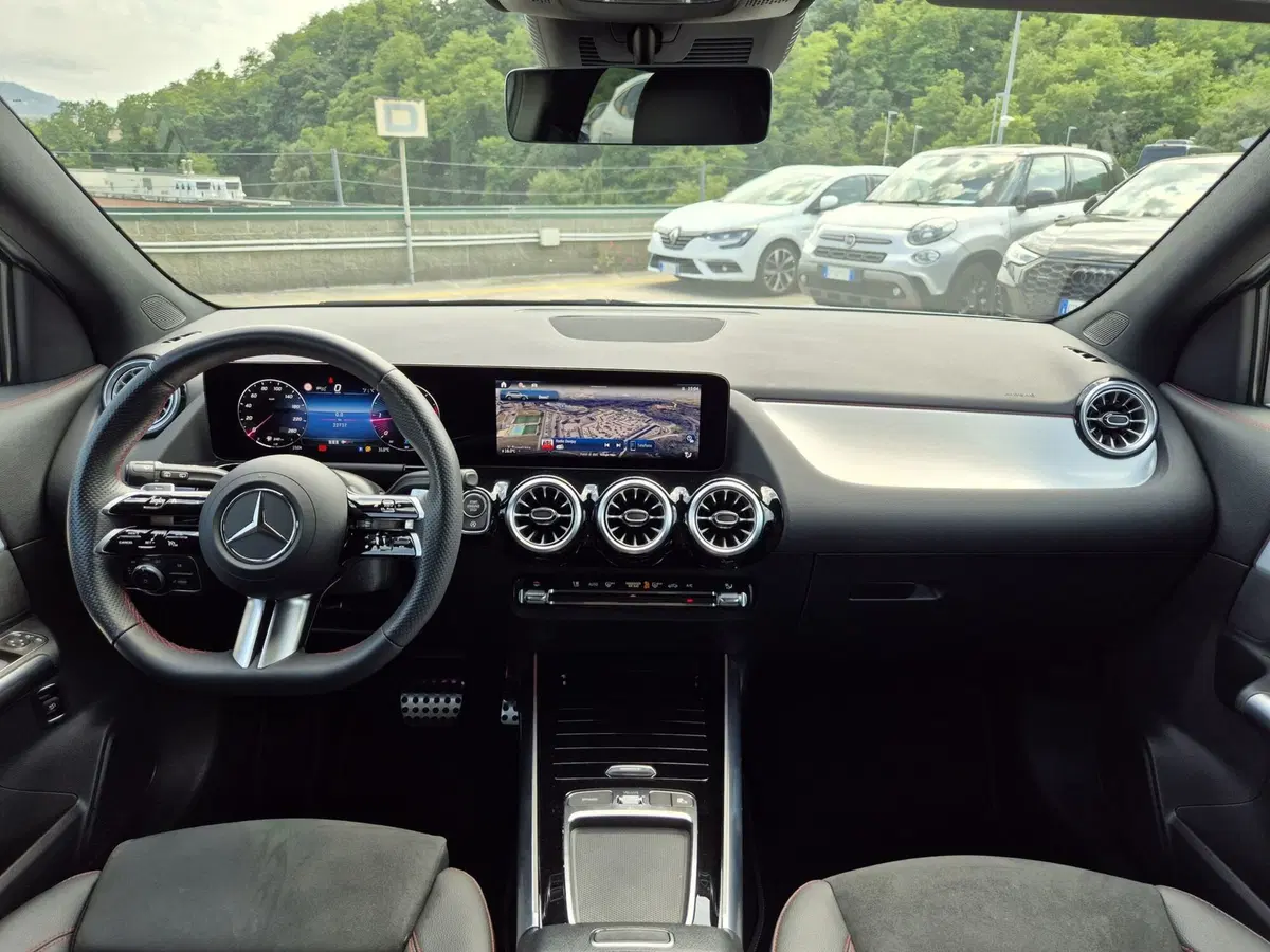 Mercedes-Benz GLA SUV usata  (9)
