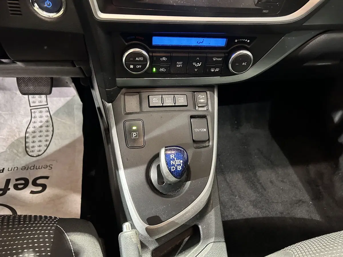 Toyota Auris usata a Milano (11)