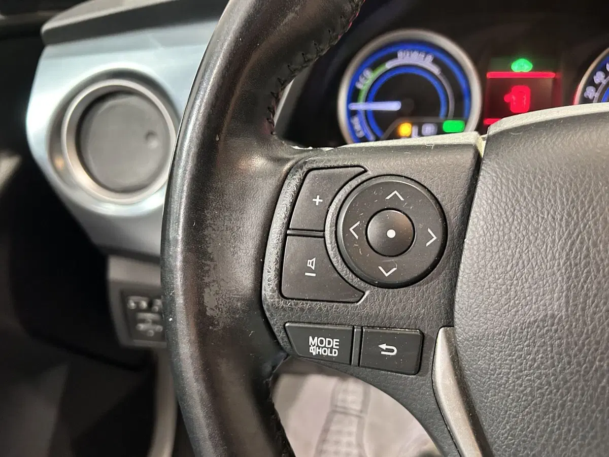 Toyota Auris usata a Milano (12)
