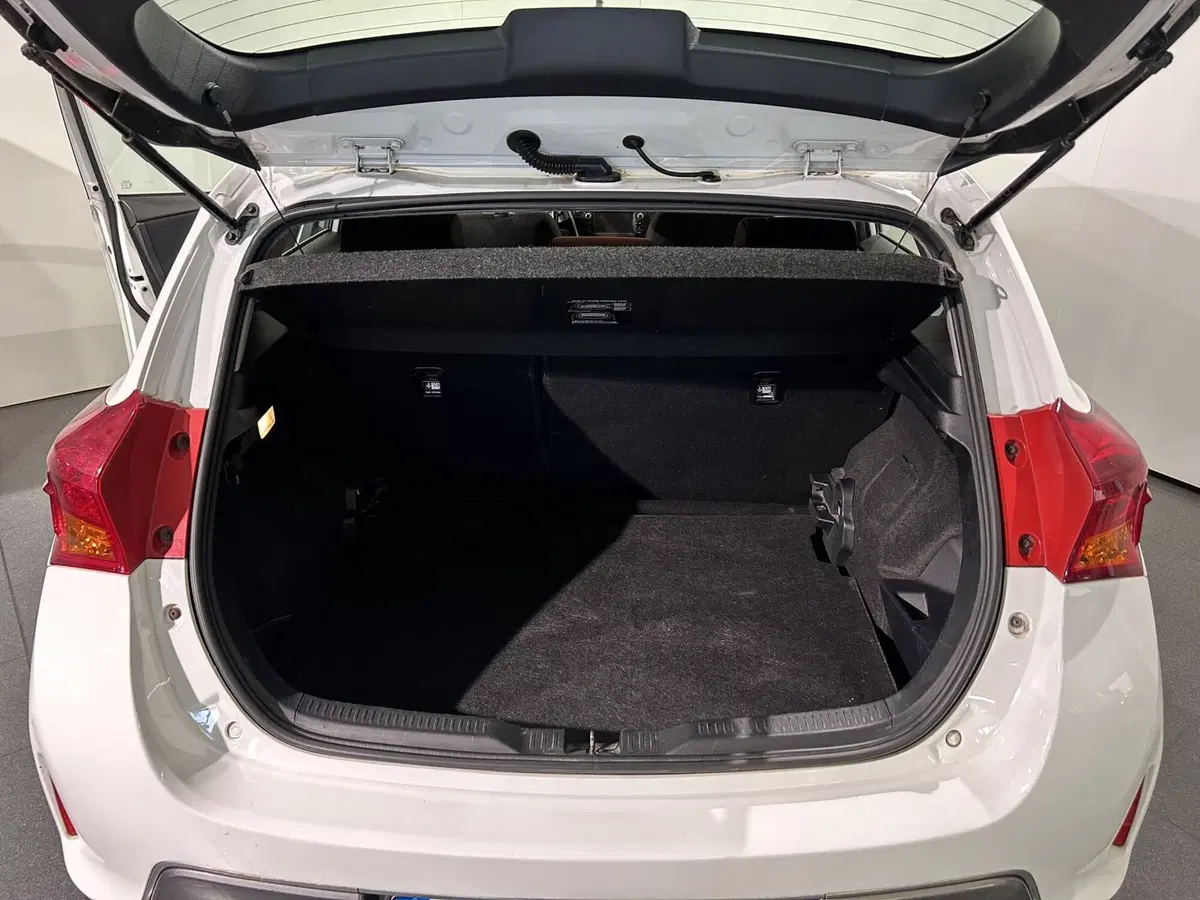 Toyota Auris usata a Milano (5)