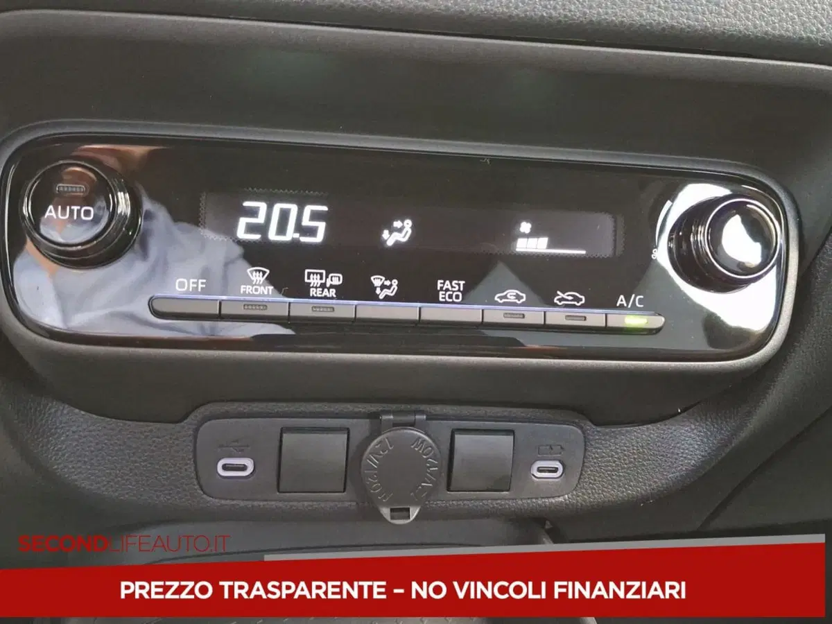 Toyota Aygo X nuova a Chieti (14)