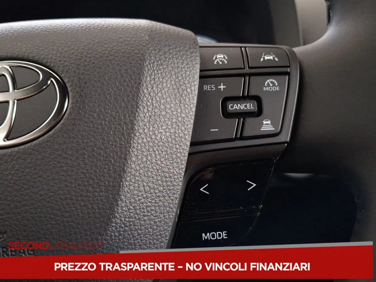 Toyota Toyota C-HR nuova a Campobasso (10)