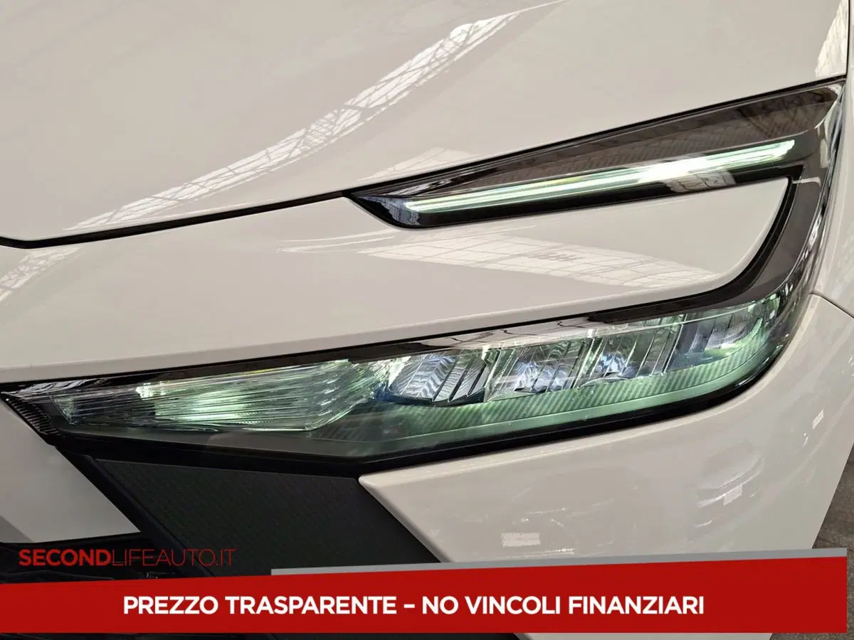 Toyota Toyota C-HR nuova a Campobasso (17)