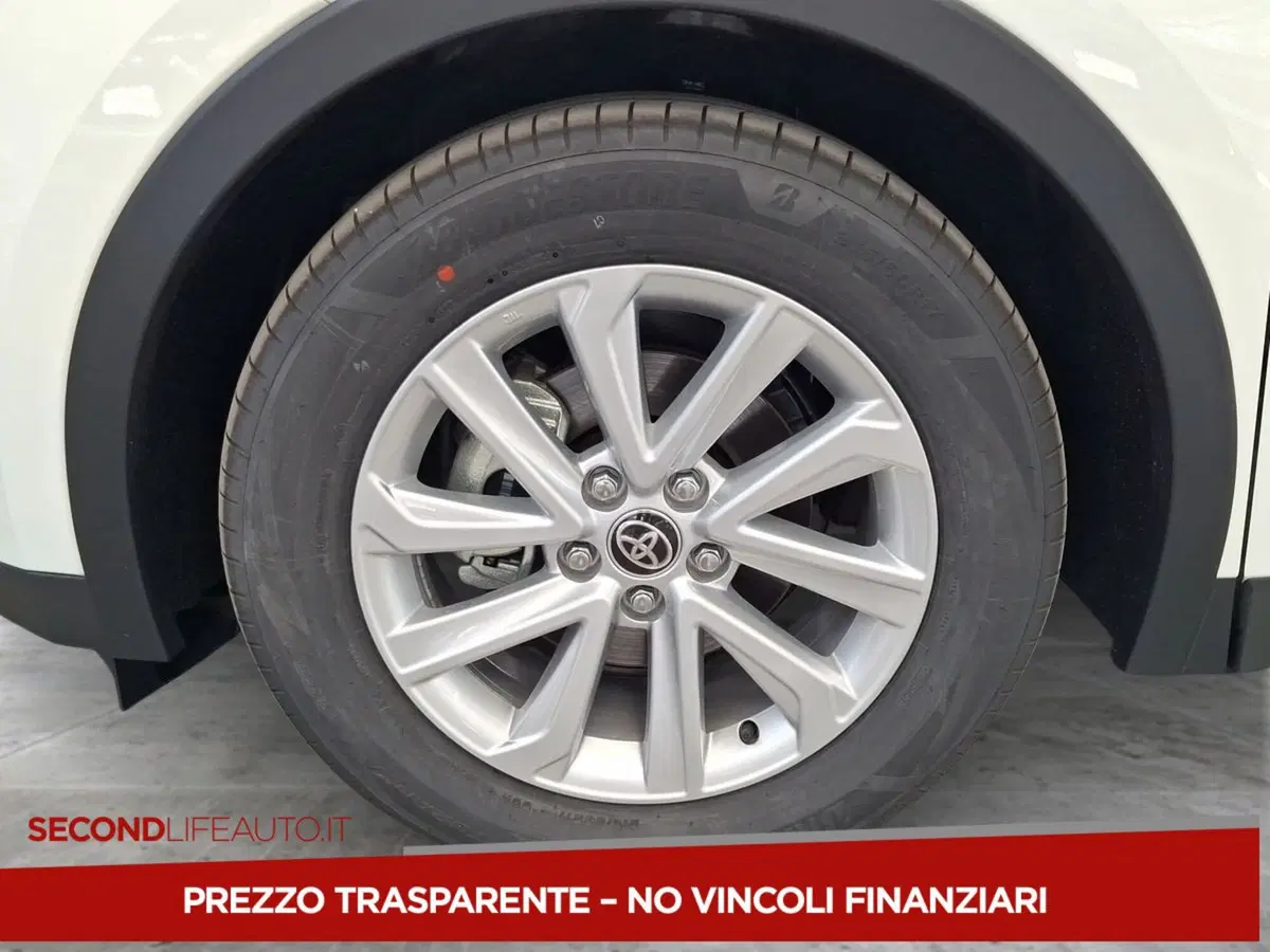 Toyota Toyota C-HR nuova a Campobasso (18)