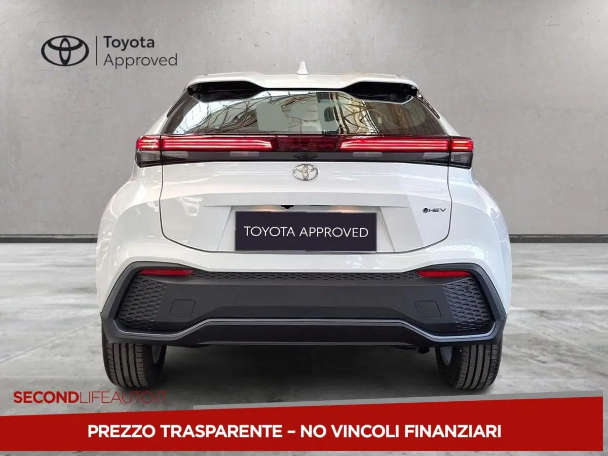 Toyota Toyota C-HR nuova a Campobasso (6)
