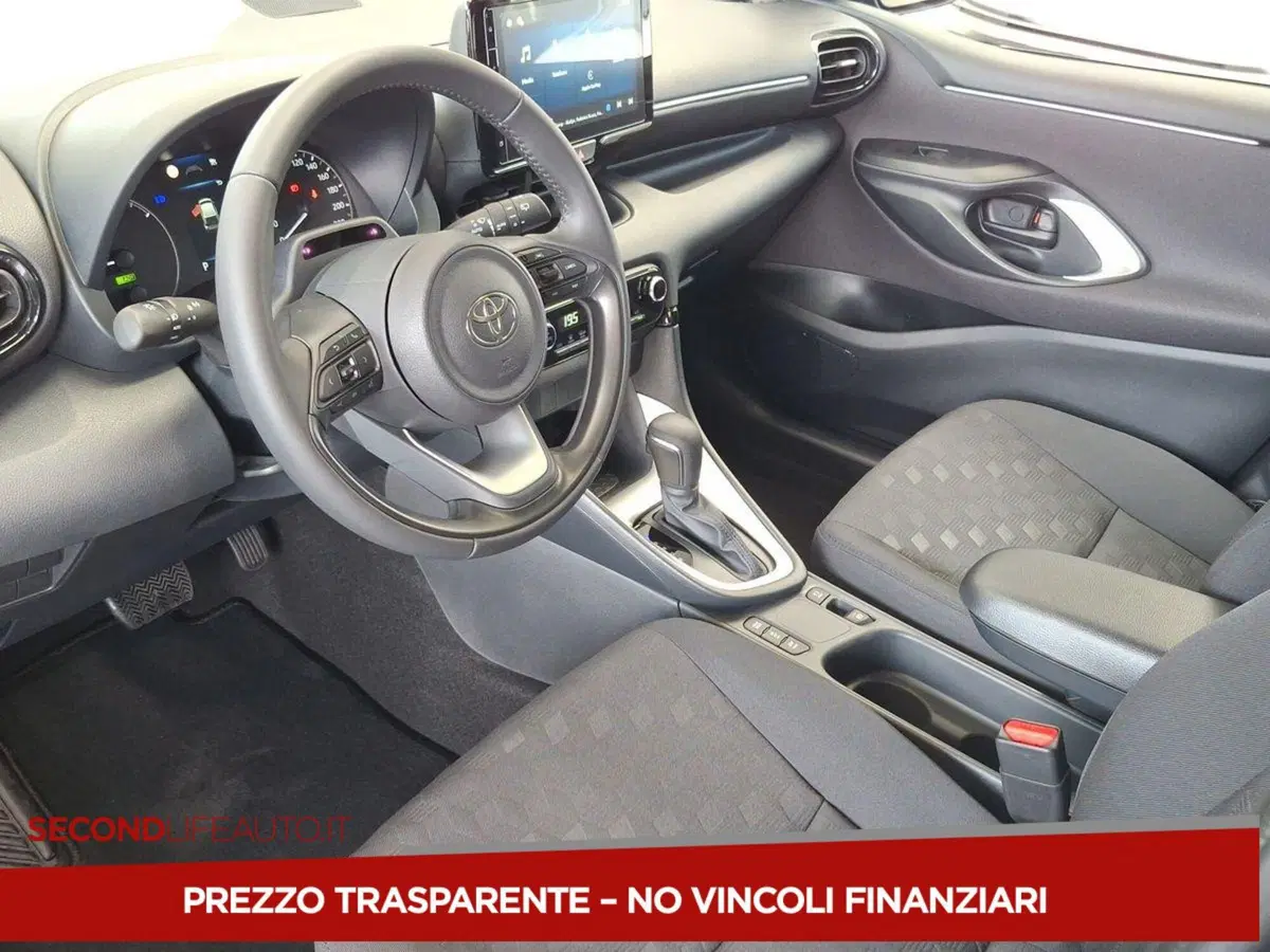 Toyota Yaris Cross nuova a Chieti (12)