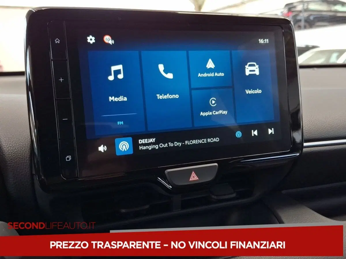 Toyota Yaris Cross nuova a Chieti (14)