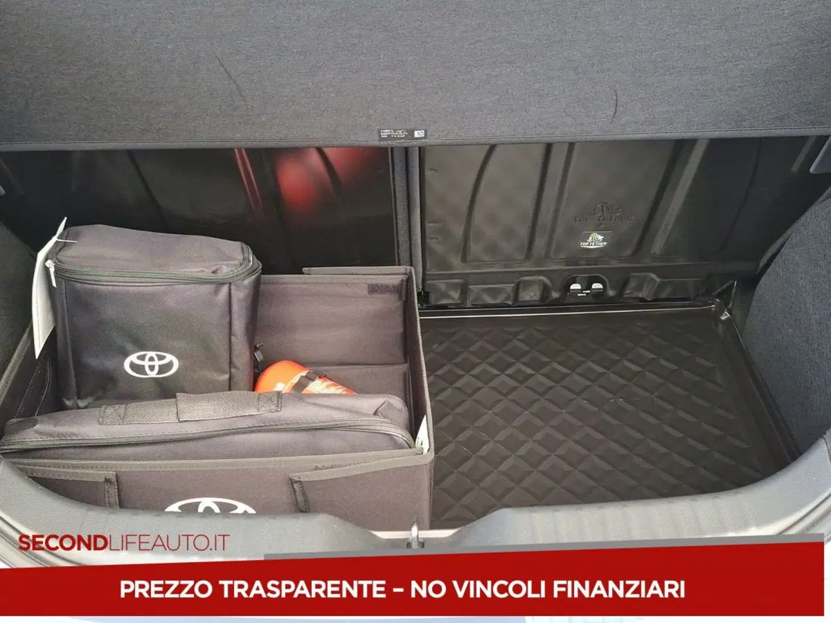 Toyota Aygo X nuova a Chieti (17)