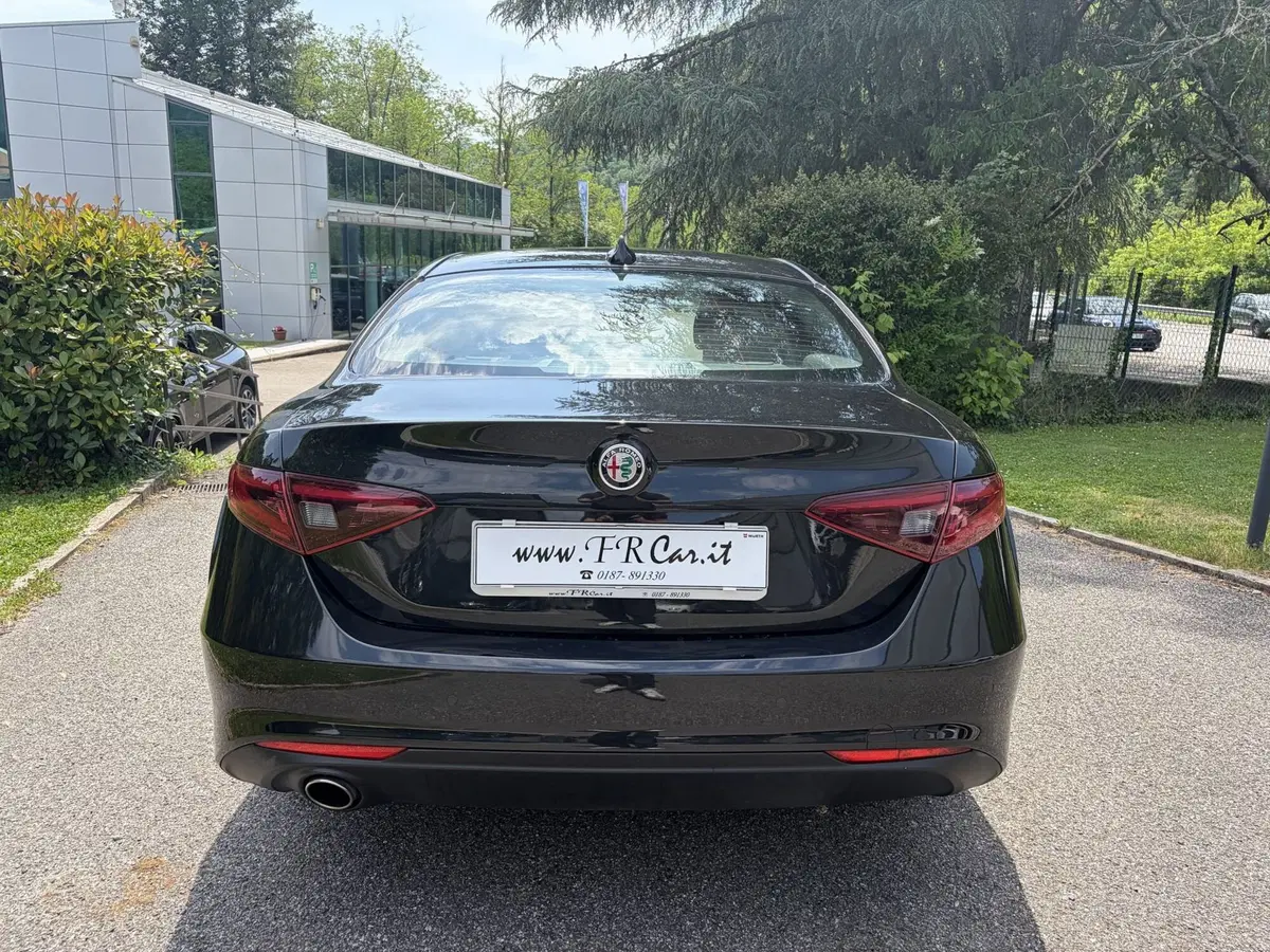 Alfa Romeo Giulia usata a La Spezia (5)
