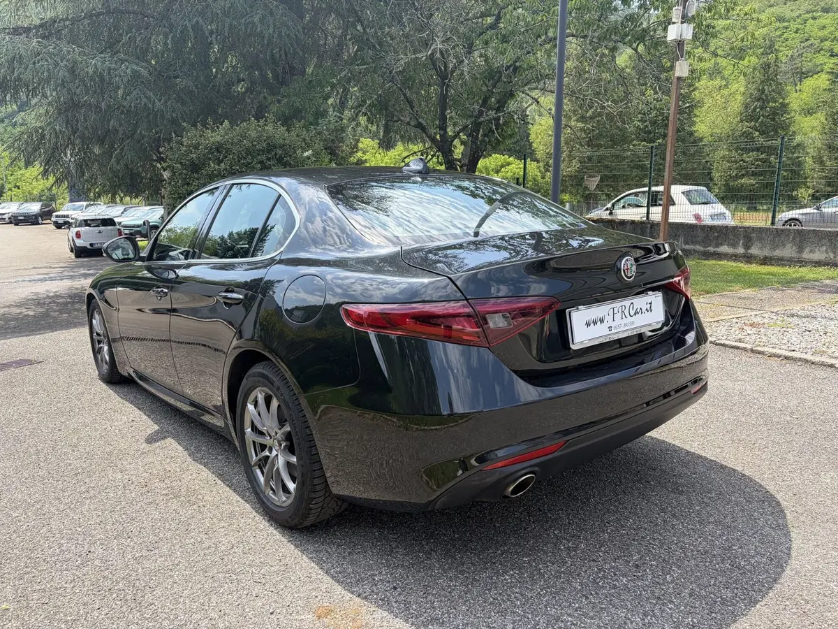 Alfa Romeo Giulia usata a La Spezia (6)