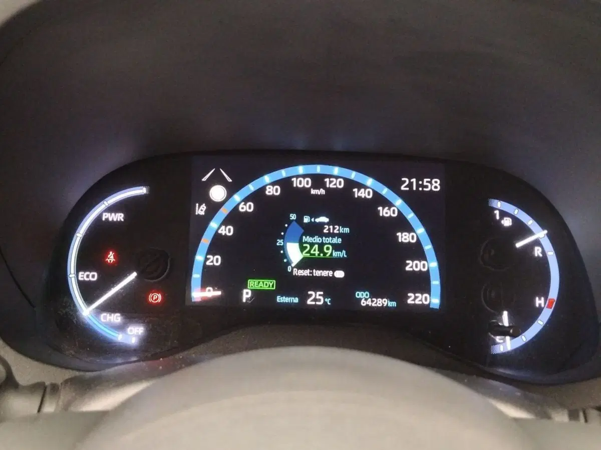 Toyota Yaris Cross usata a Roma (9)