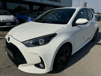 Toyota Yaris 1.5 Hybrid 5 porte Energy del 2022 usata a Modena