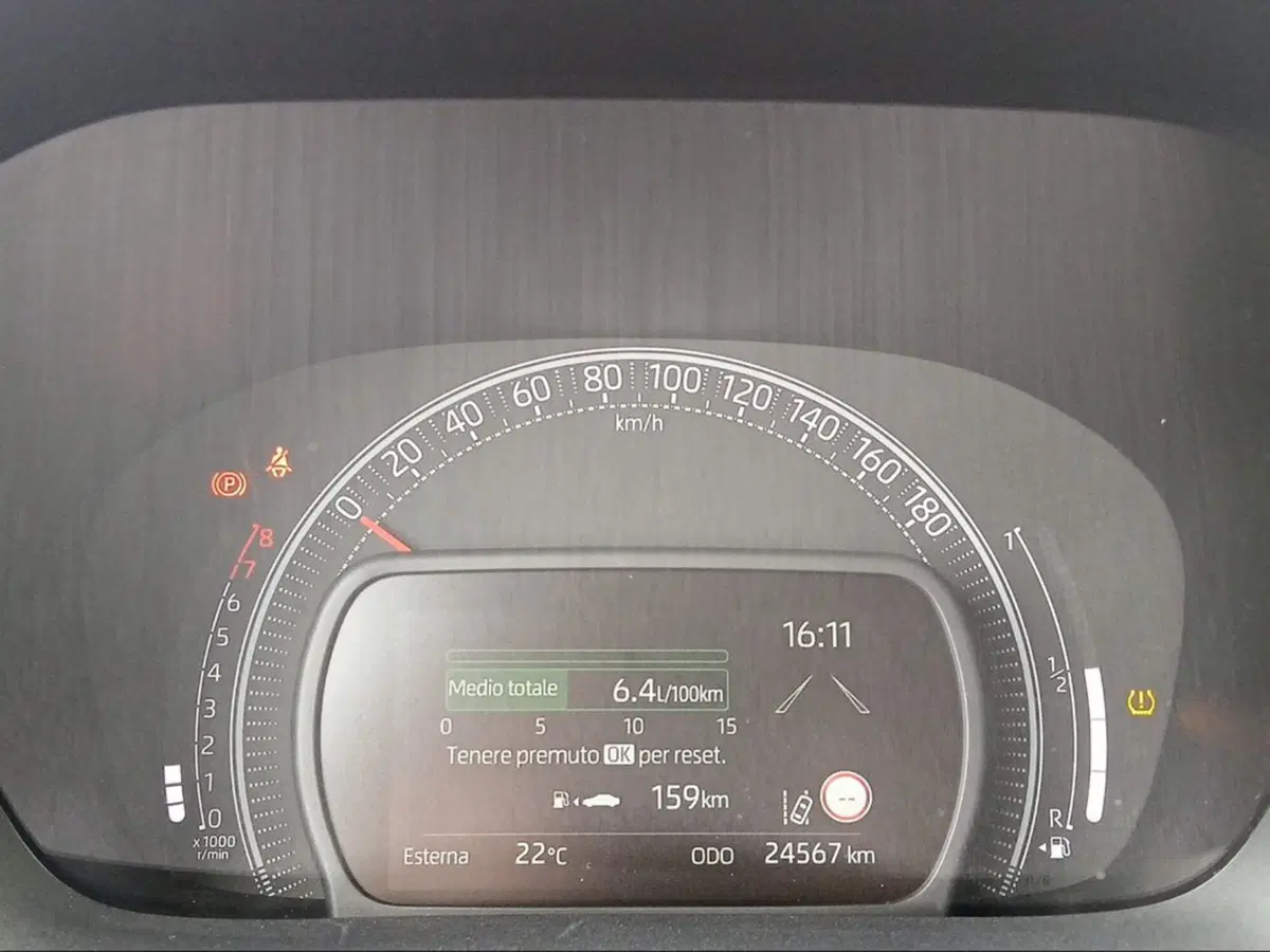 Toyota Aygo X usata a Firenze (7)