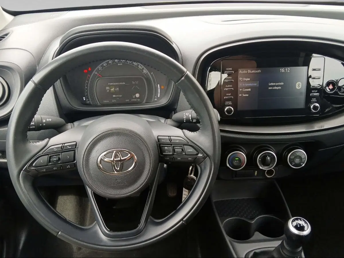 Toyota Aygo X usata a Firenze (8)
