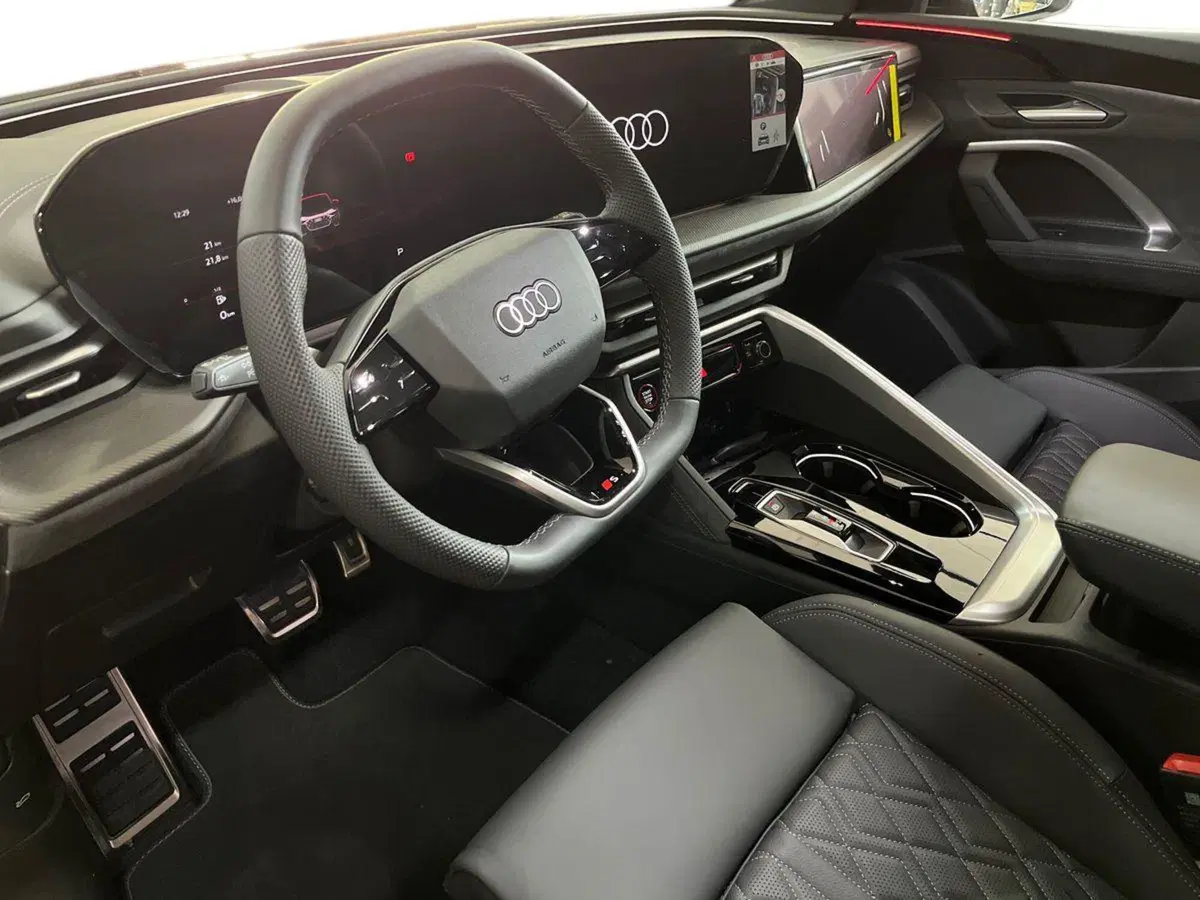 Audi Q5 Sportback nuova a Lecce (10)