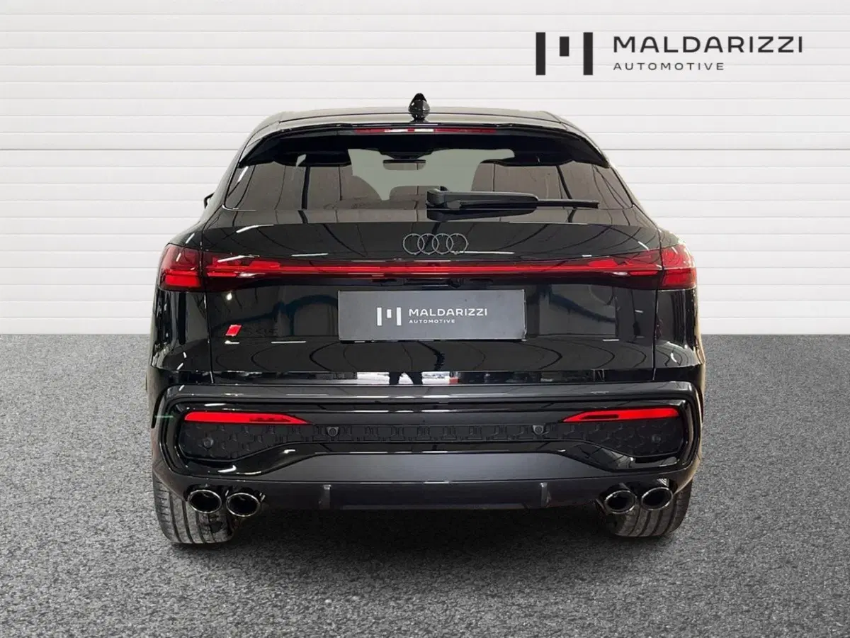 Audi Q5 Sportback nuova a Lecce (3)