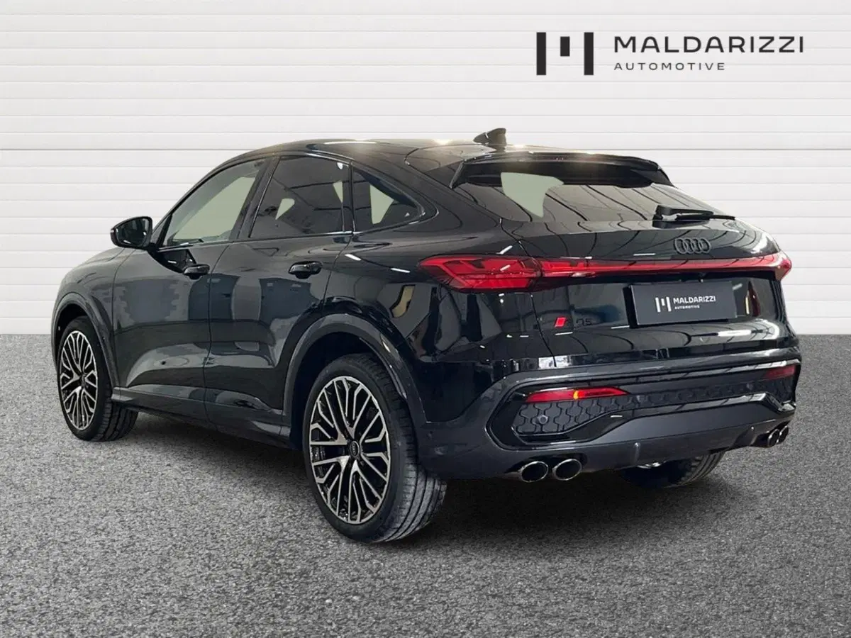 Audi Q5 Sportback nuova a Lecce (4)