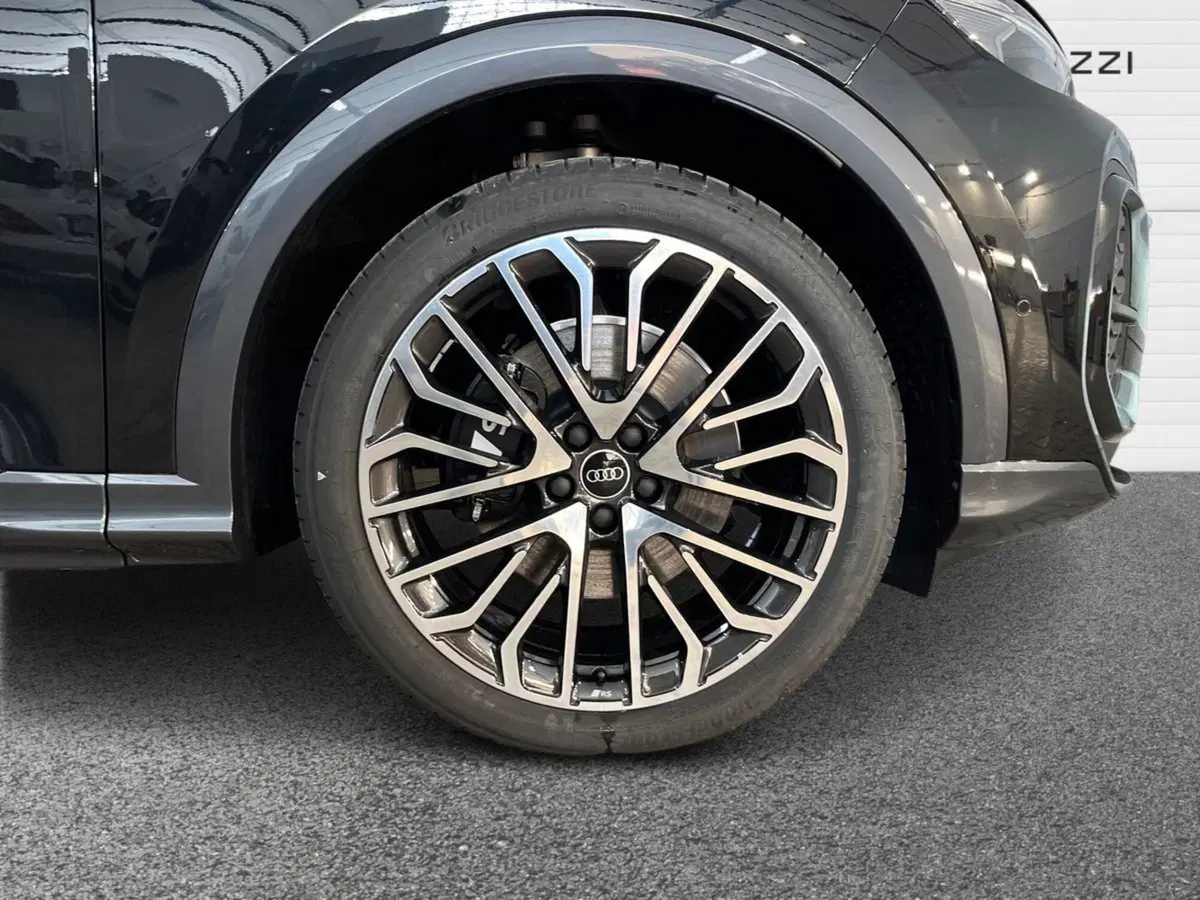 Audi Q5 Sportback nuova a Lecce (6)