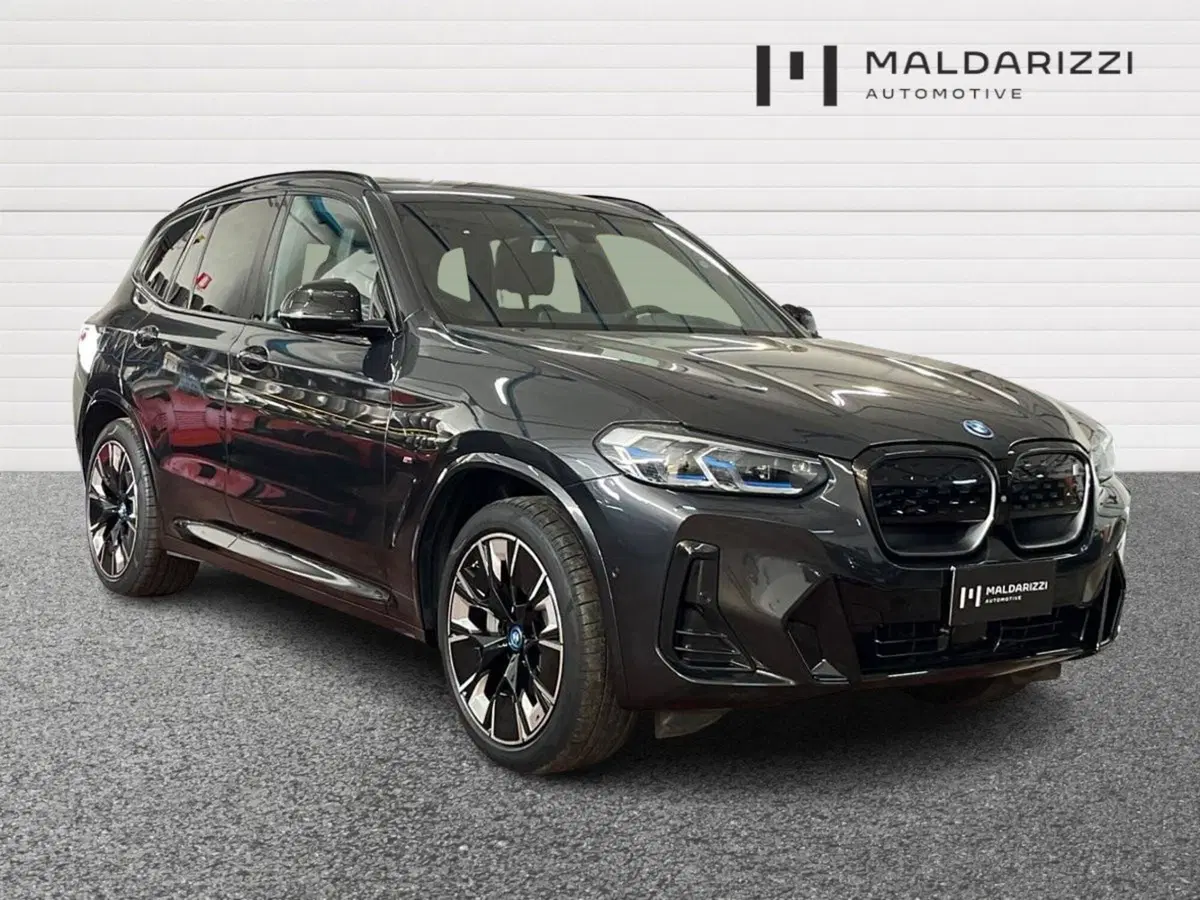 BMW iX3 usata a Barletta-Andria-Trani