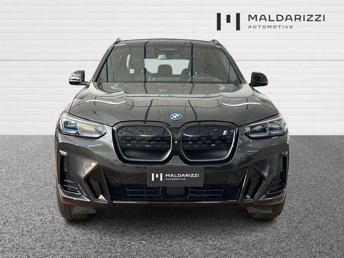 BMW iX3 usata a Barletta-Andria-Trani (2)