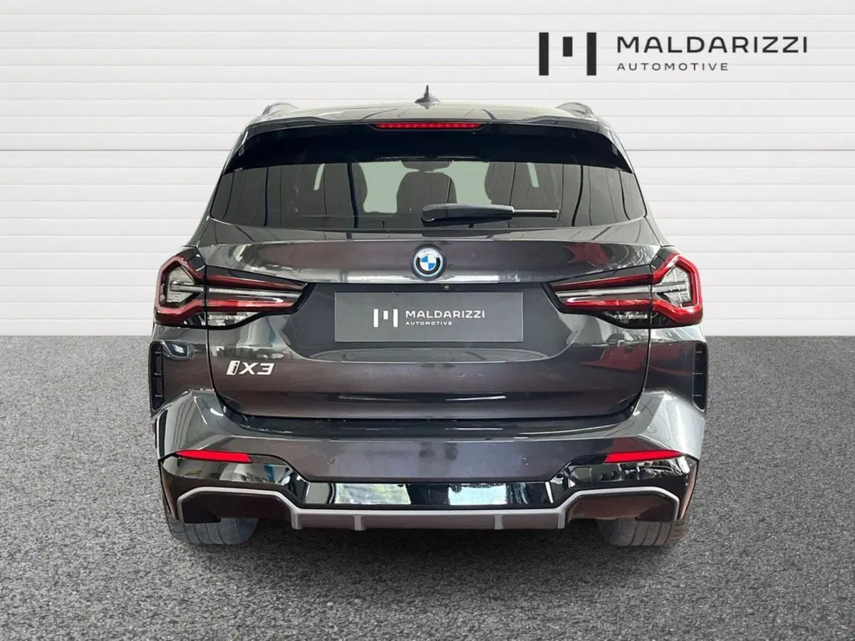 BMW iX3 usata a Barletta-Andria-Trani (3)