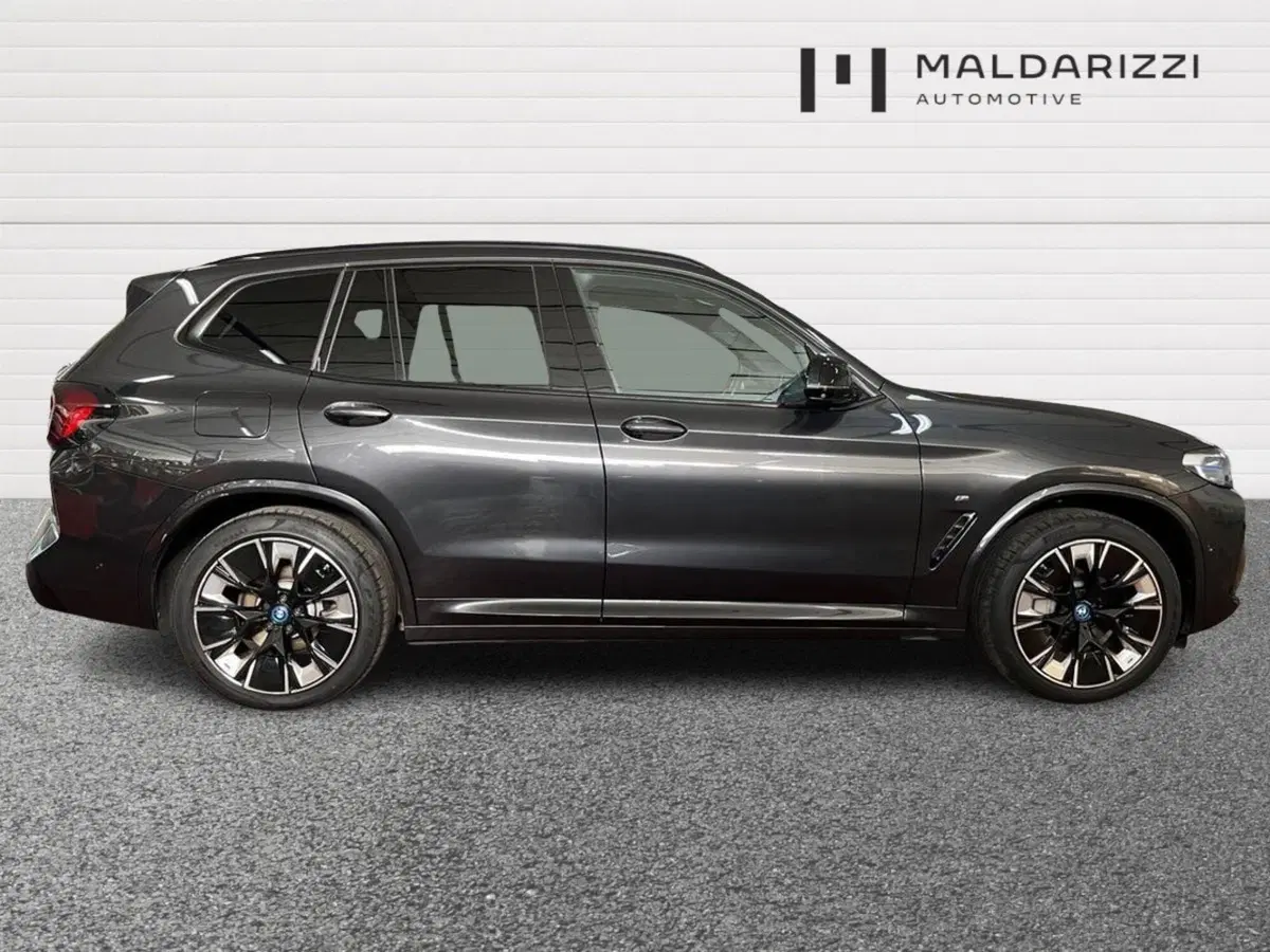 BMW iX3 usata a Barletta-Andria-Trani (5)