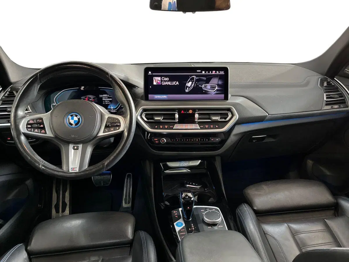 BMW iX3 usata a Barletta-Andria-Trani (8)