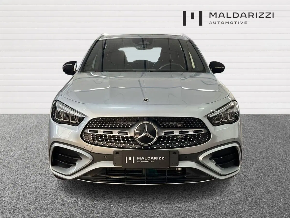 Mercedes-Benz GLA SUV usata a Bari (2)