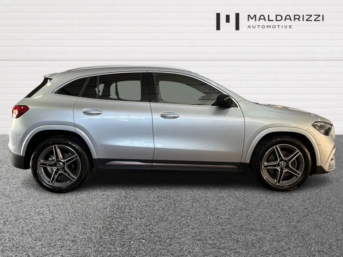 Mercedes-Benz GLA SUV usata a Bari (5)