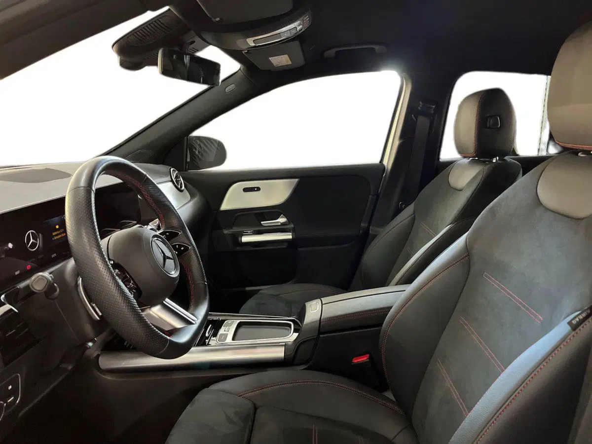 Mercedes-Benz GLA SUV usata a Bari (7)