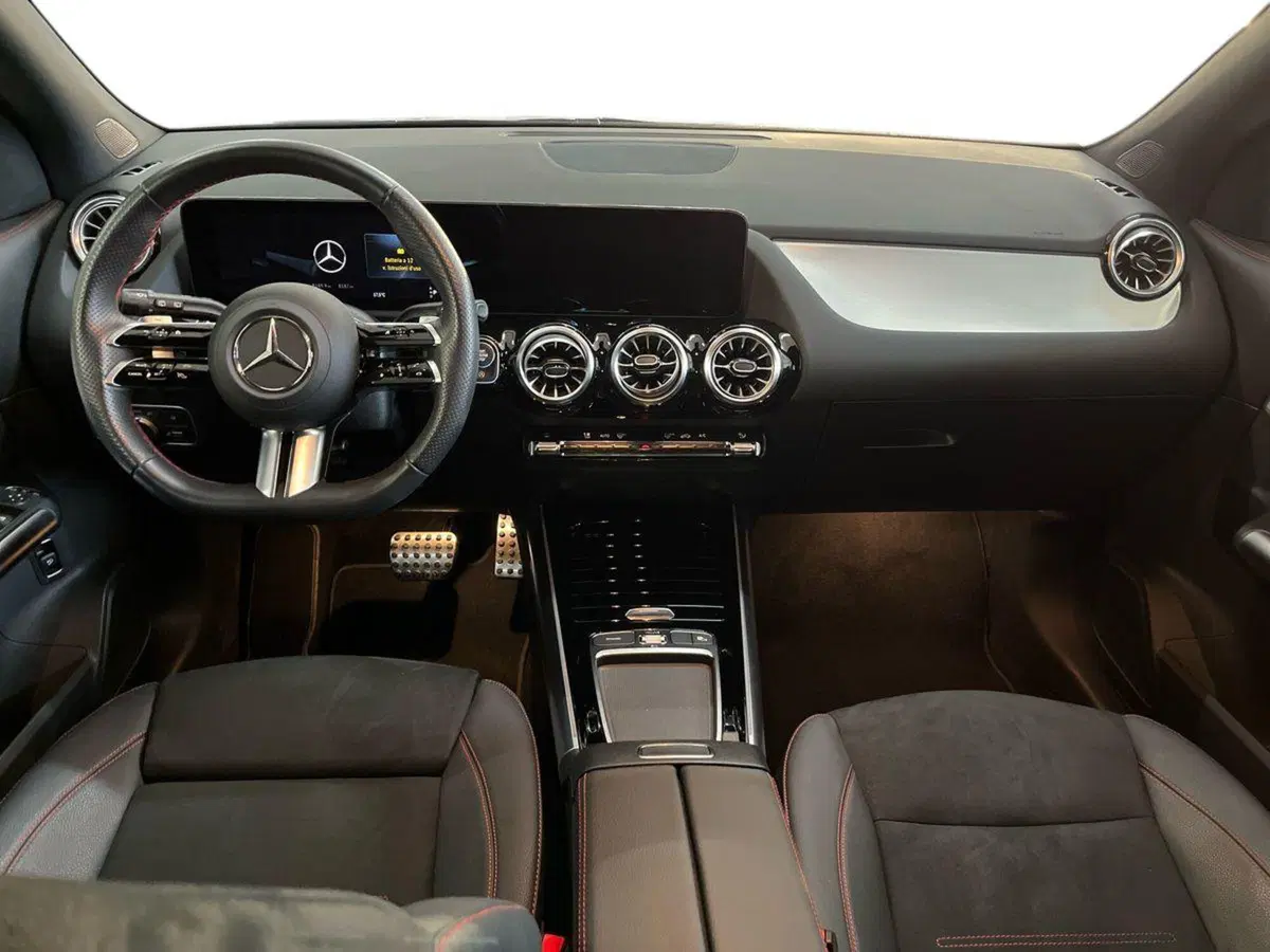 Mercedes-Benz GLA SUV usata a Bari (8)