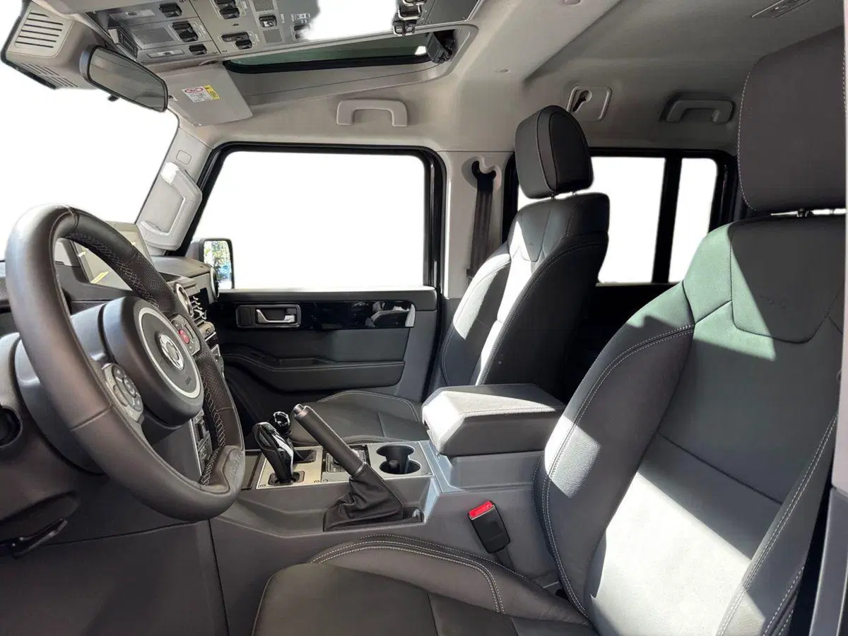 Ineos Grenadier Pick-up nuova a Bari (7)