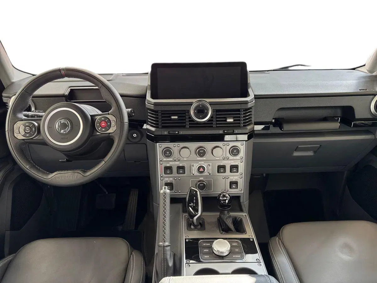 Ineos Grenadier Pick-up nuova a Bari (8)