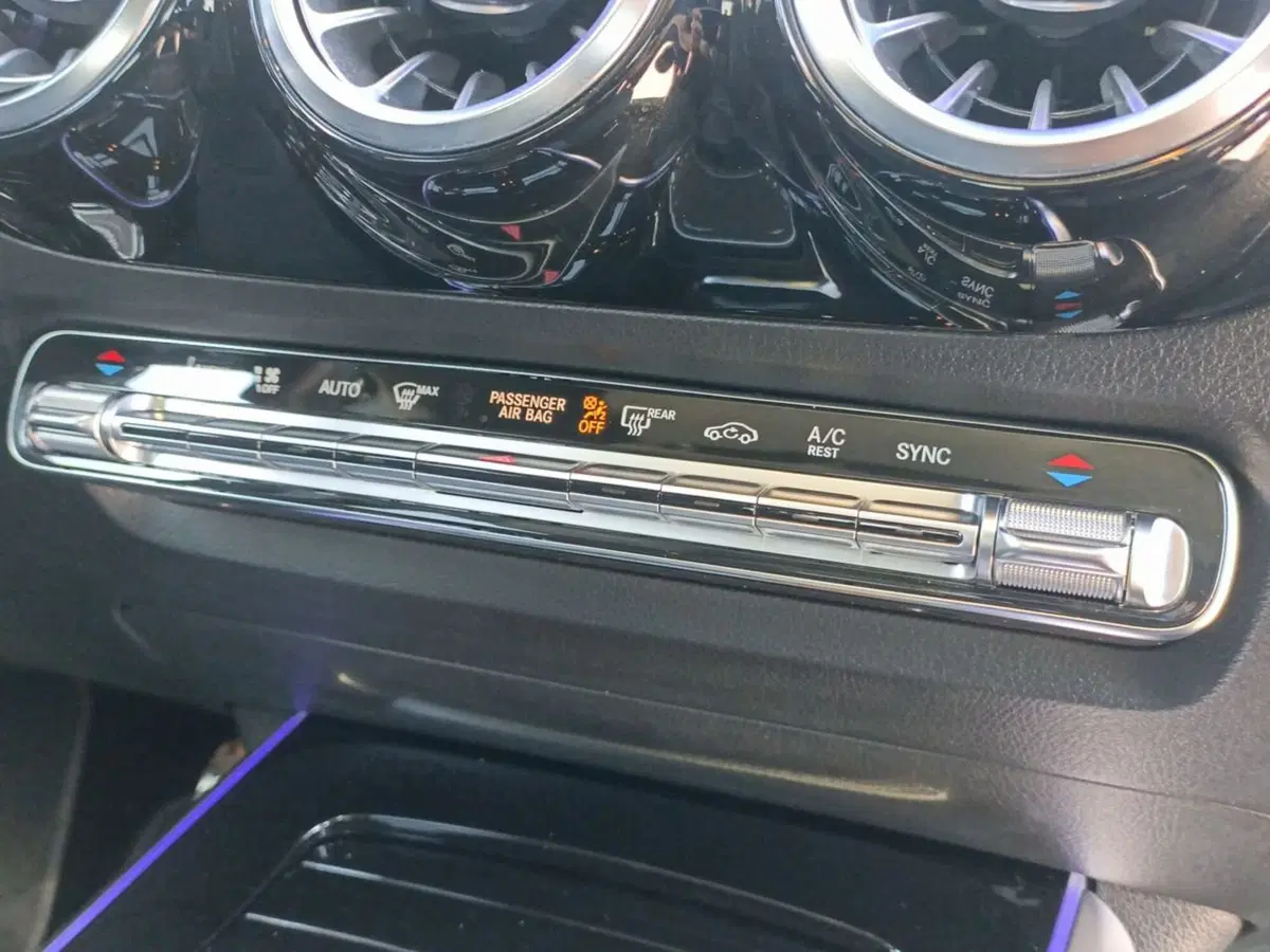 Mercedes-Benz GLA SUV usata a Bari (14)