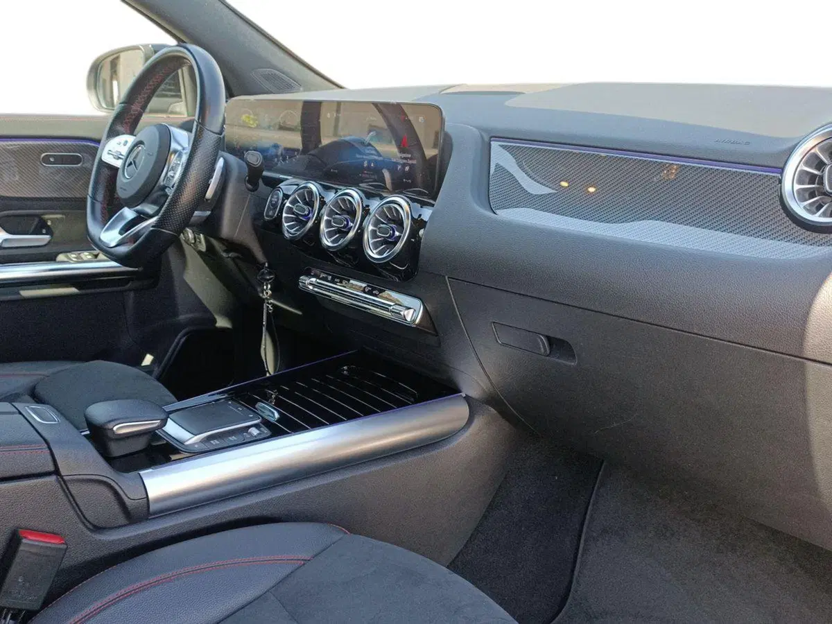 Mercedes-Benz GLA SUV usata a Bari (15)