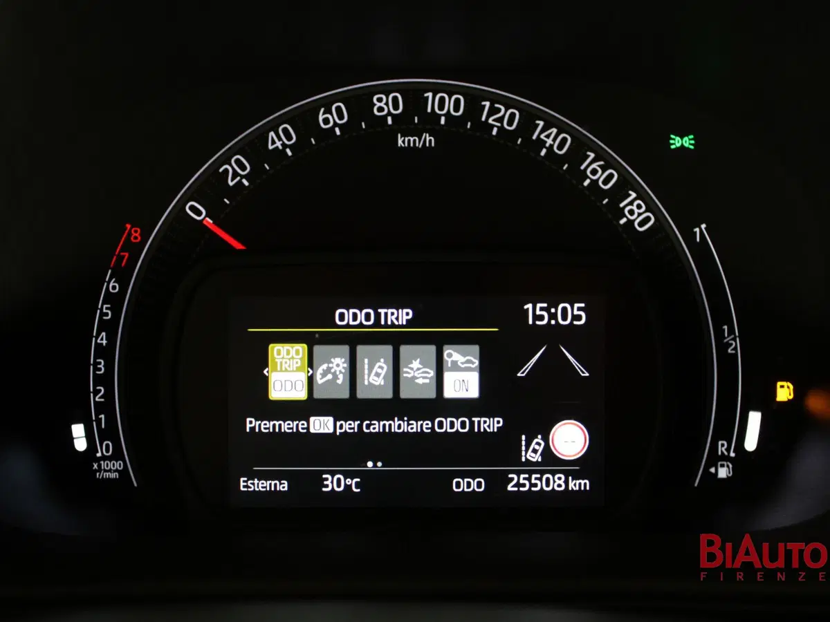 Toyota Aygo X usata a Firenze (12)