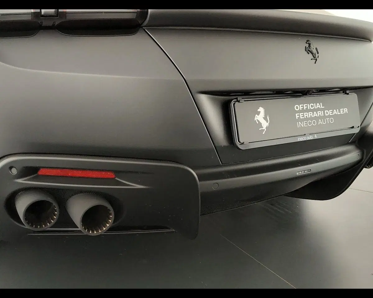 Ferrari Roma Spider nuova a Verona (14)