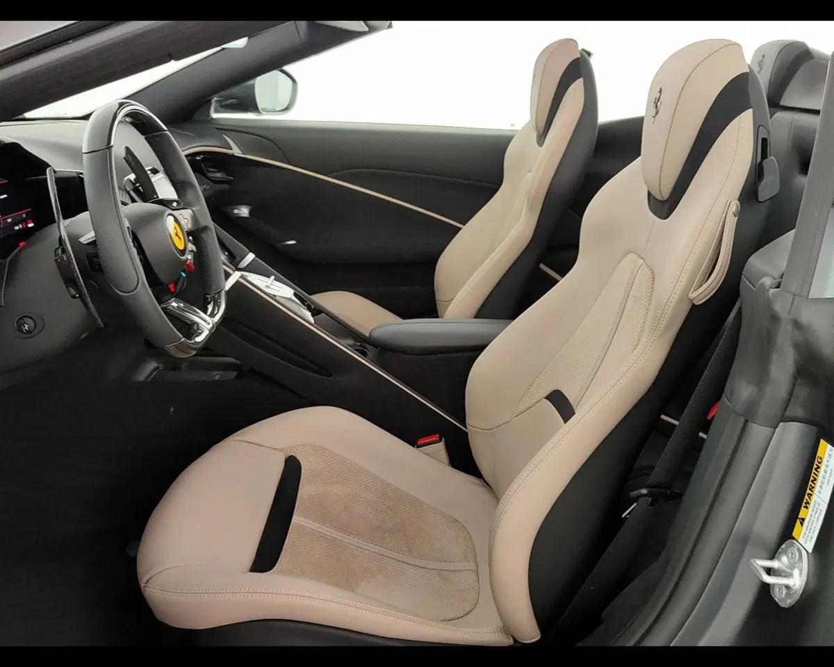 Ferrari Roma Spider nuova a Verona (18)