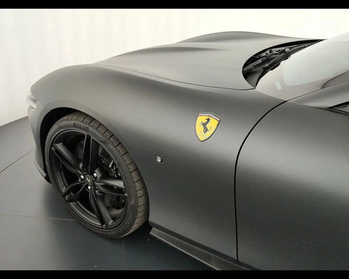 Ferrari Roma Spider nuova a Verona (7)